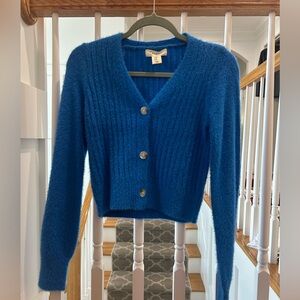 Jessica Simpson sweater